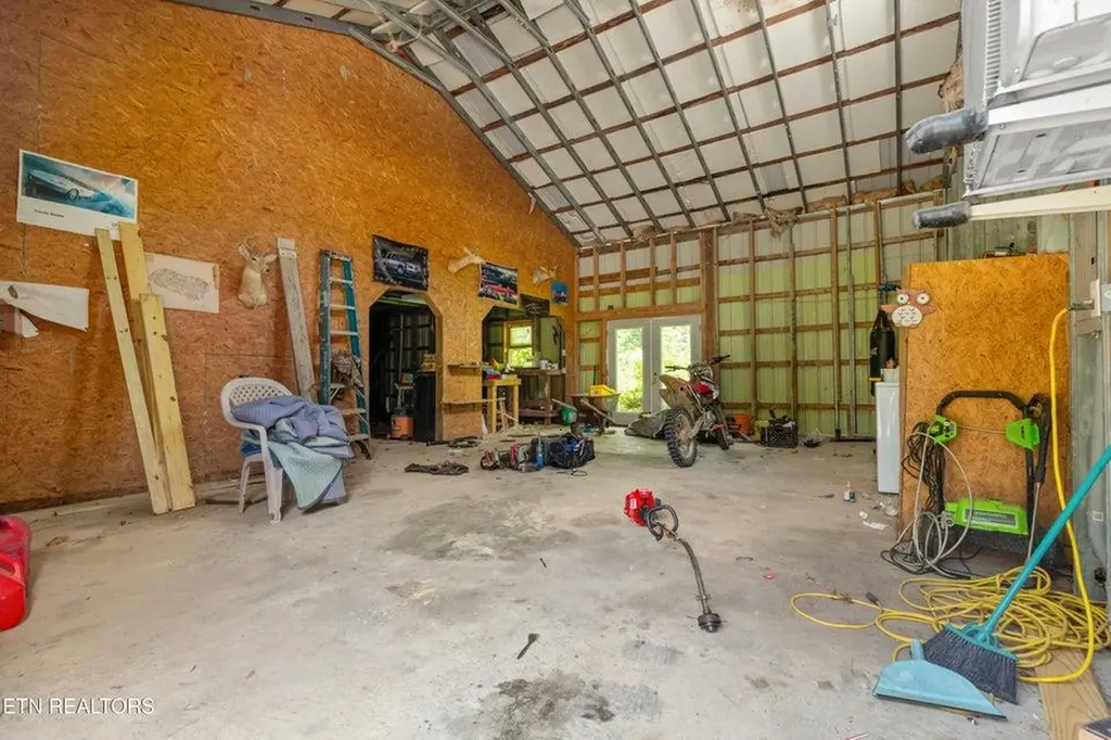 1036 Dye Road Clarkrange TN 38553-5169