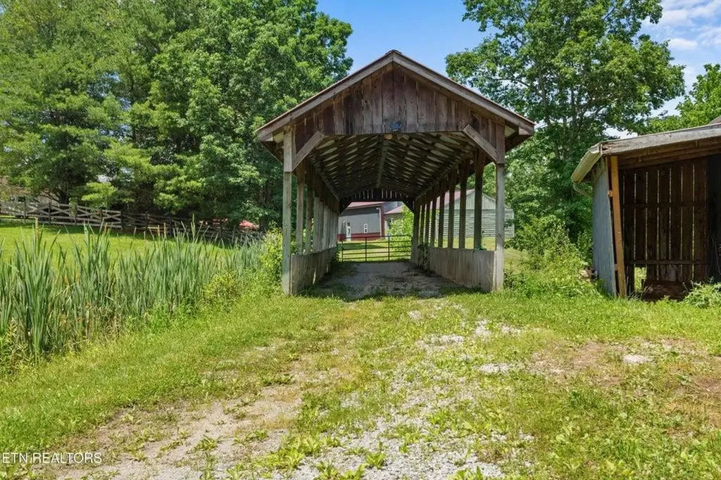 1036 Dye Road Clarkrange TN 38553-5169