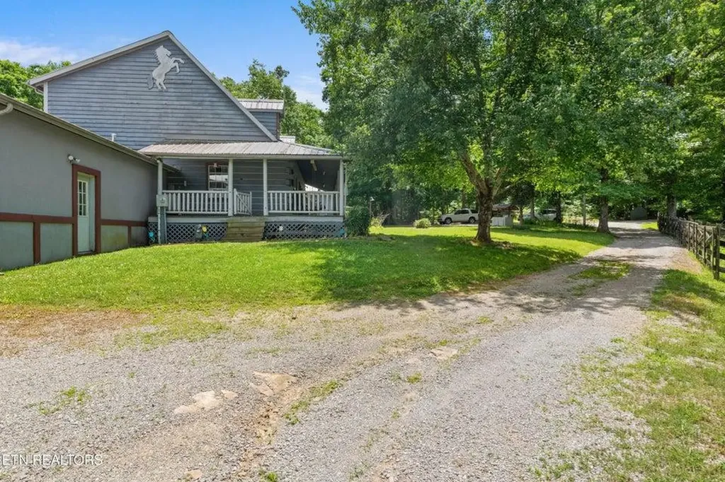 1036 Dye Road Clarkrange TN 38553-5169
