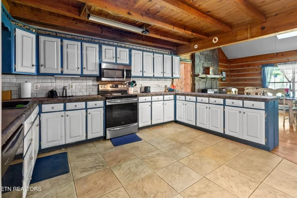 1036 Dye Road Clarkrange TN 38553-5169