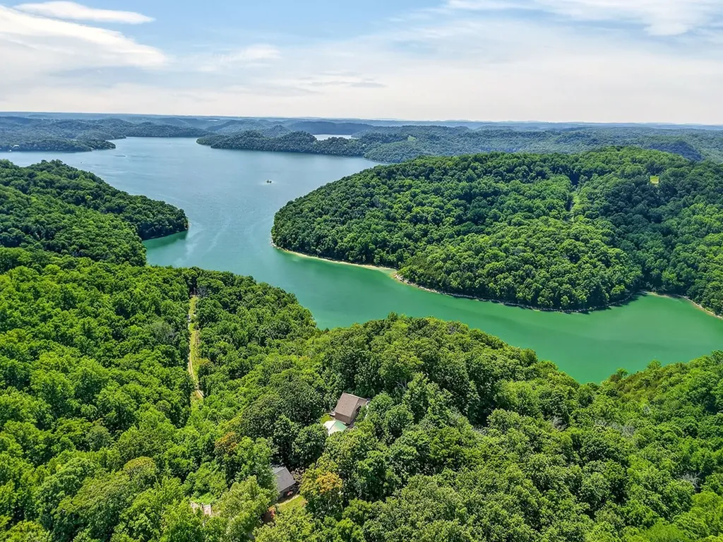 241 Nautilus Point Silver Point TN 38582