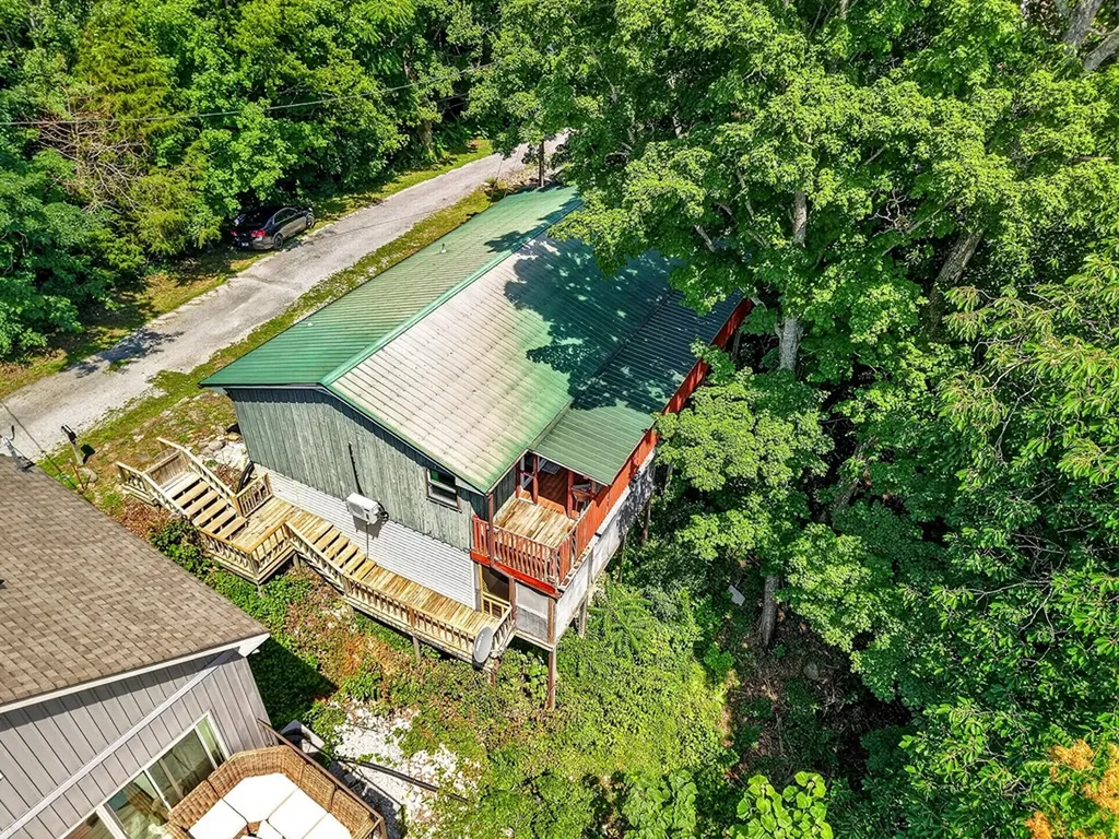 241 Nautilus Point Silver Point TN 38582