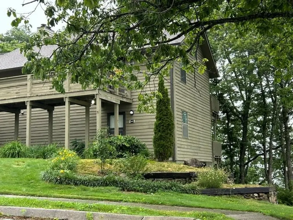 391 Moytoy Crab Orchard TN 37723