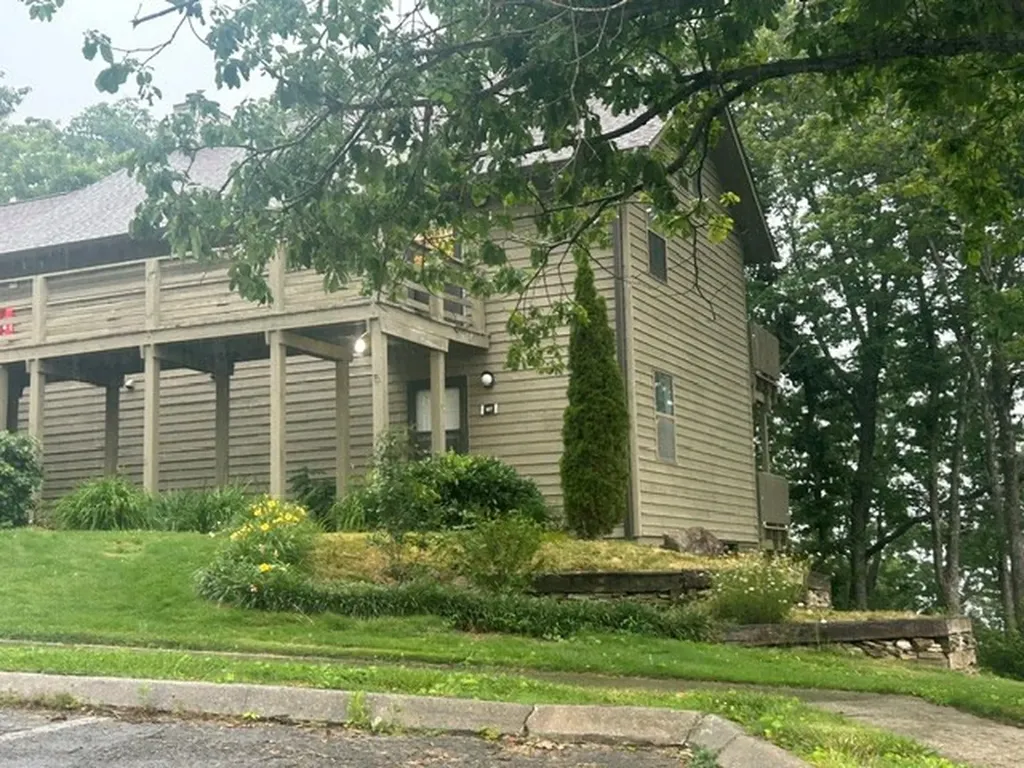391 Moytoy Crab Orchard TN 37723