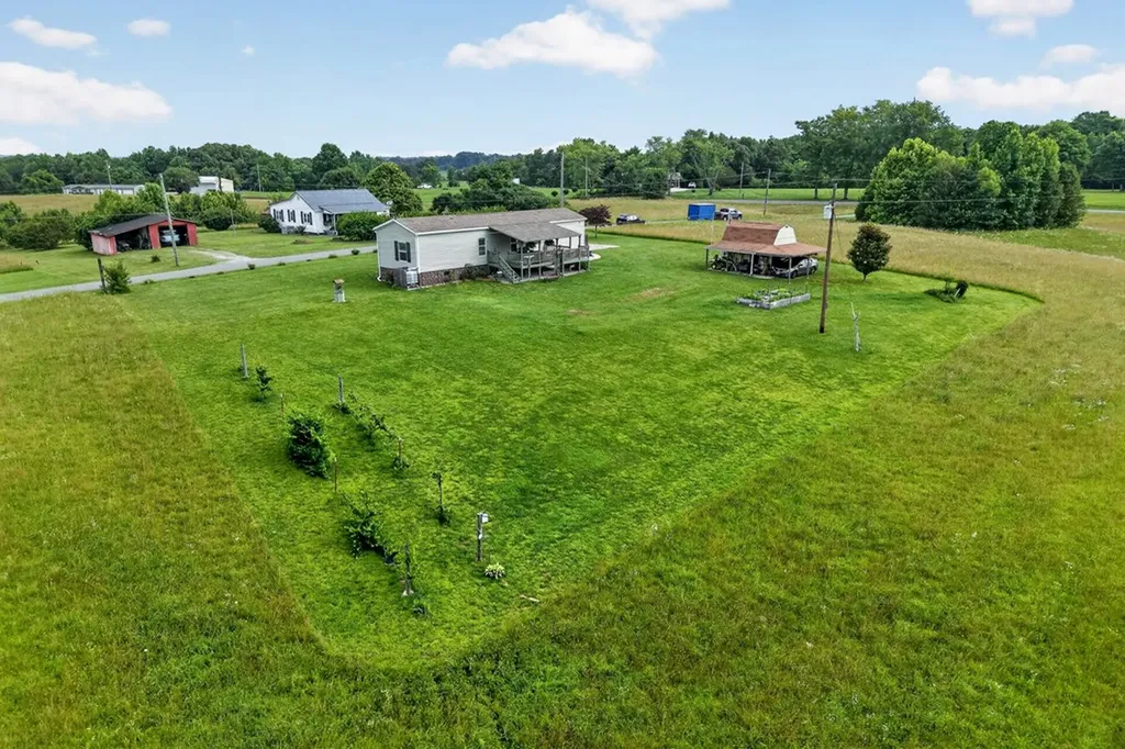 175 Humphrey Road Walling TN 38587