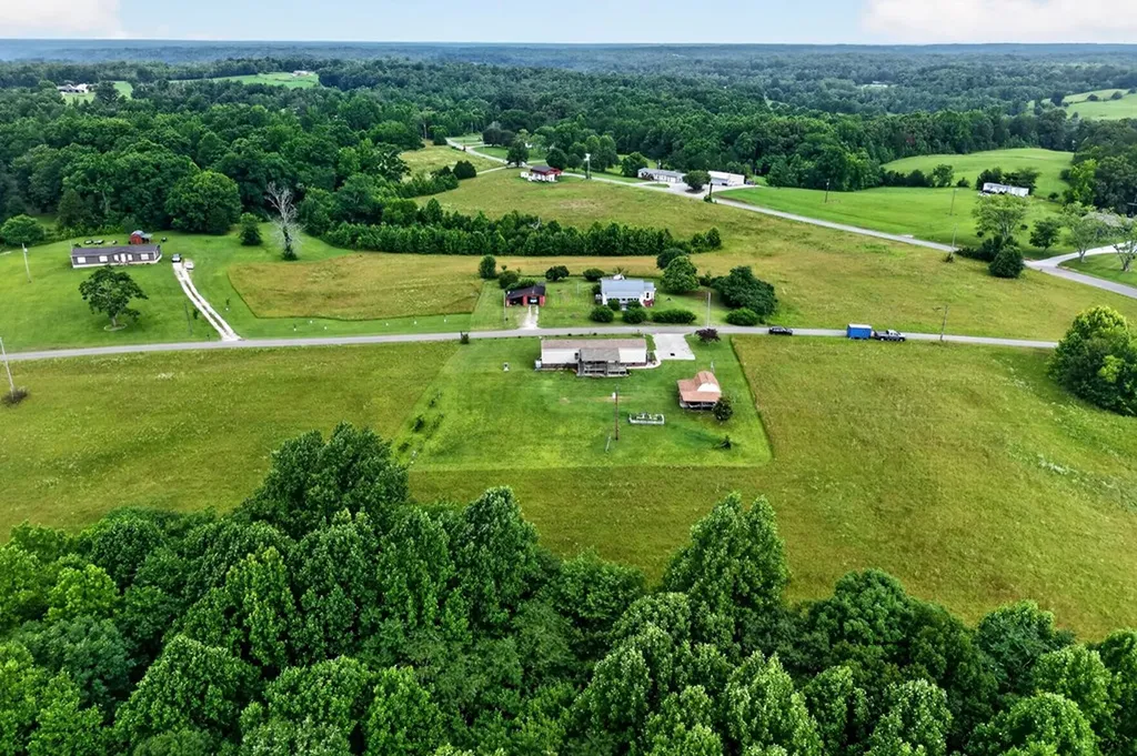 175 Humphrey Road Walling TN 38587