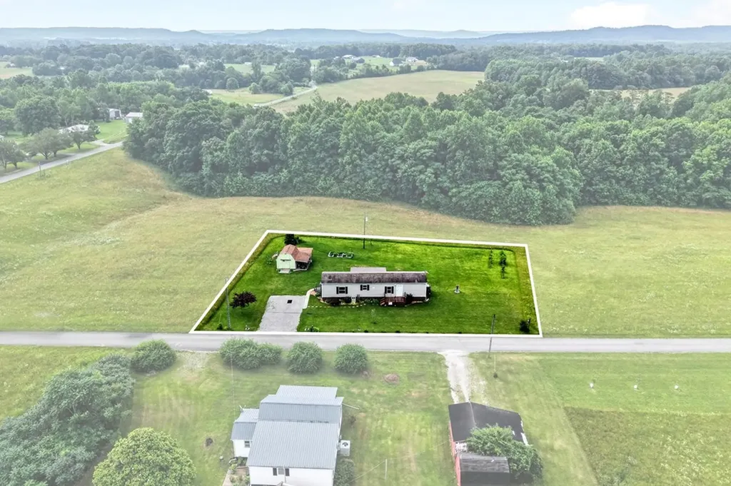 175 Humphrey Road Walling TN 38587