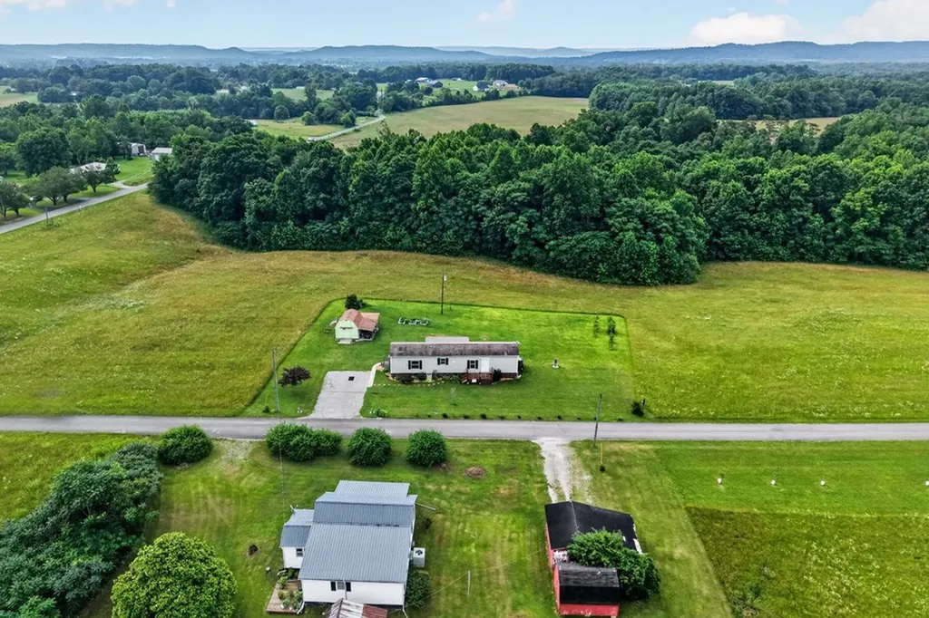 175 Humphrey Road Walling TN 38587