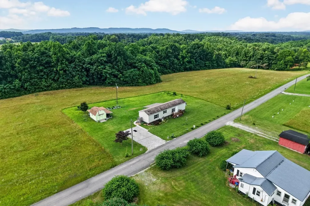 175 Humphrey Road Walling TN 38587