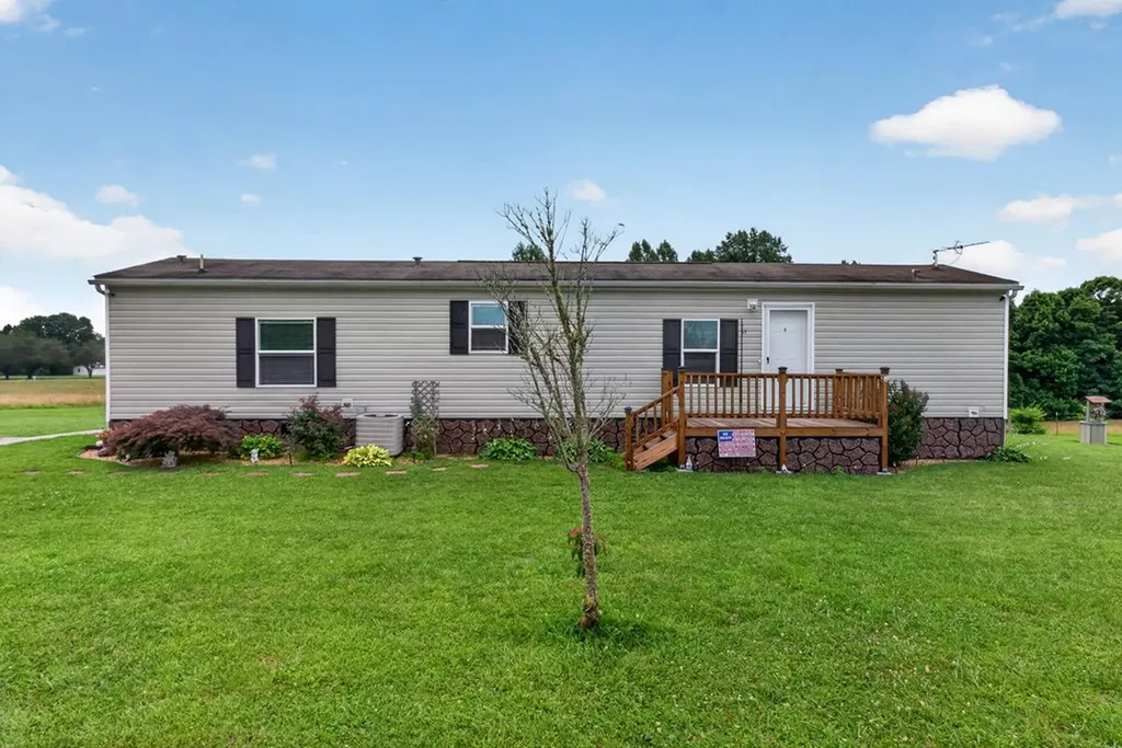 175 Humphrey Road Walling TN 38587