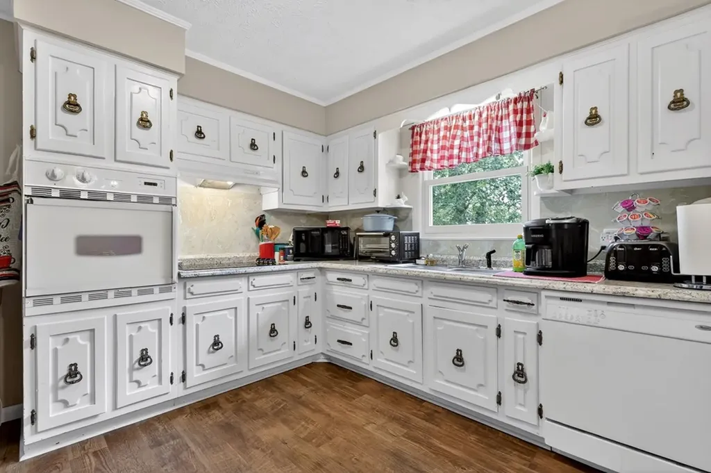 194 Meadowbrook Circle Livingston TN 38570
