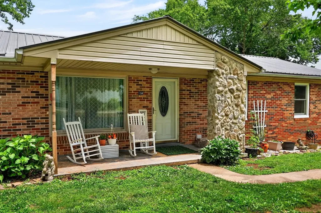 194 Meadowbrook Circle Livingston TN 38570