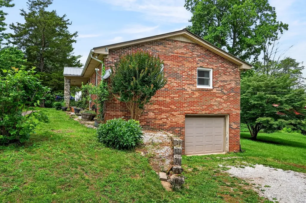 194 Meadowbrook Circle Livingston TN 38570