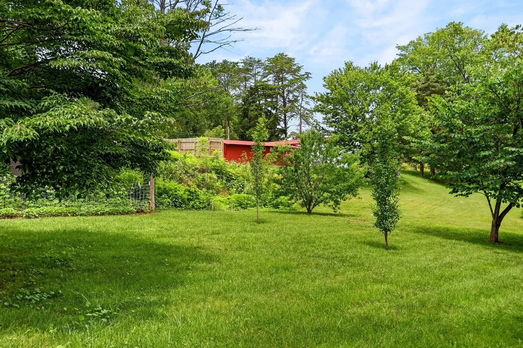194 Meadowbrook Circle Livingston TN 38570
