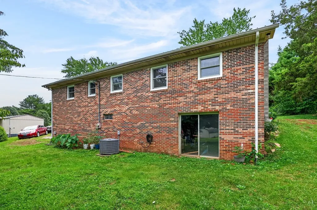 194 Meadowbrook Circle Livingston TN 38570