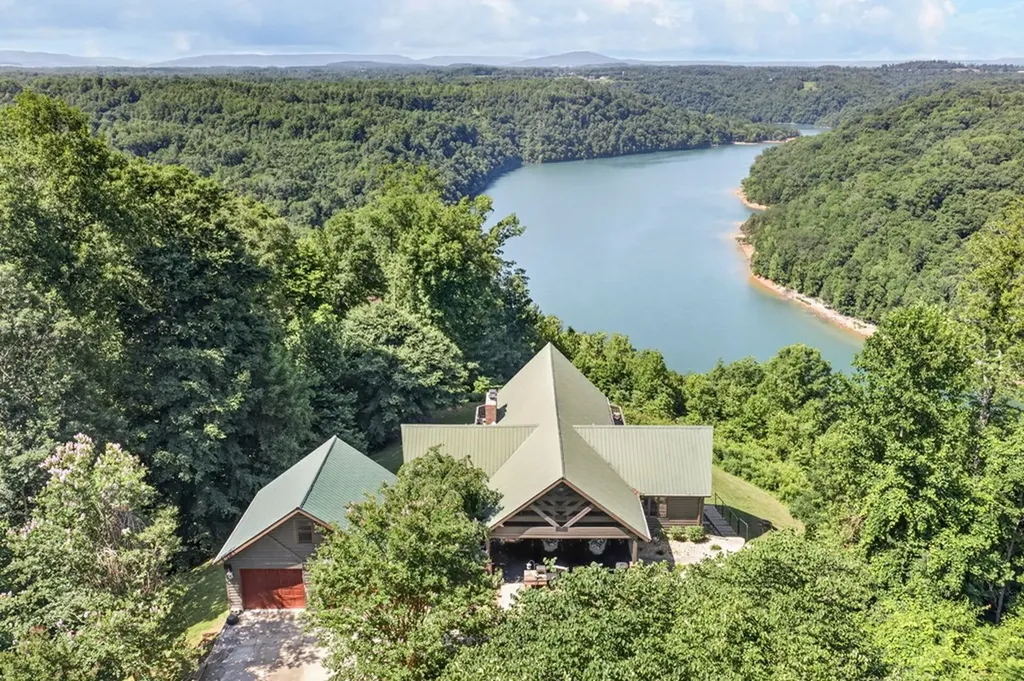 2051 Scenic View Court Byrdstown TN 38549