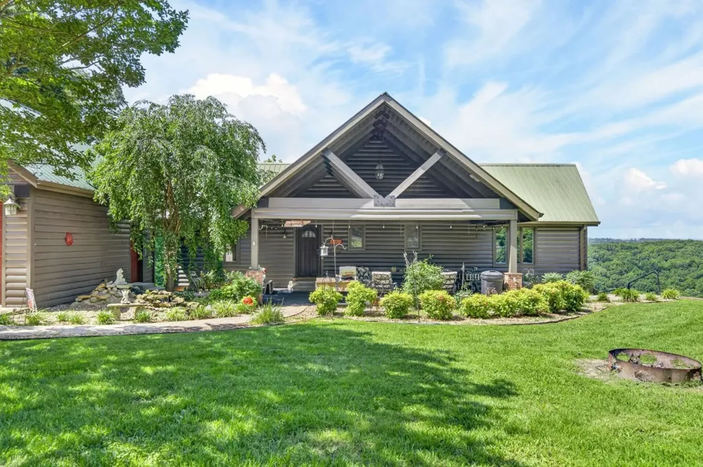 2051 Scenic View Court Byrdstown TN 38549