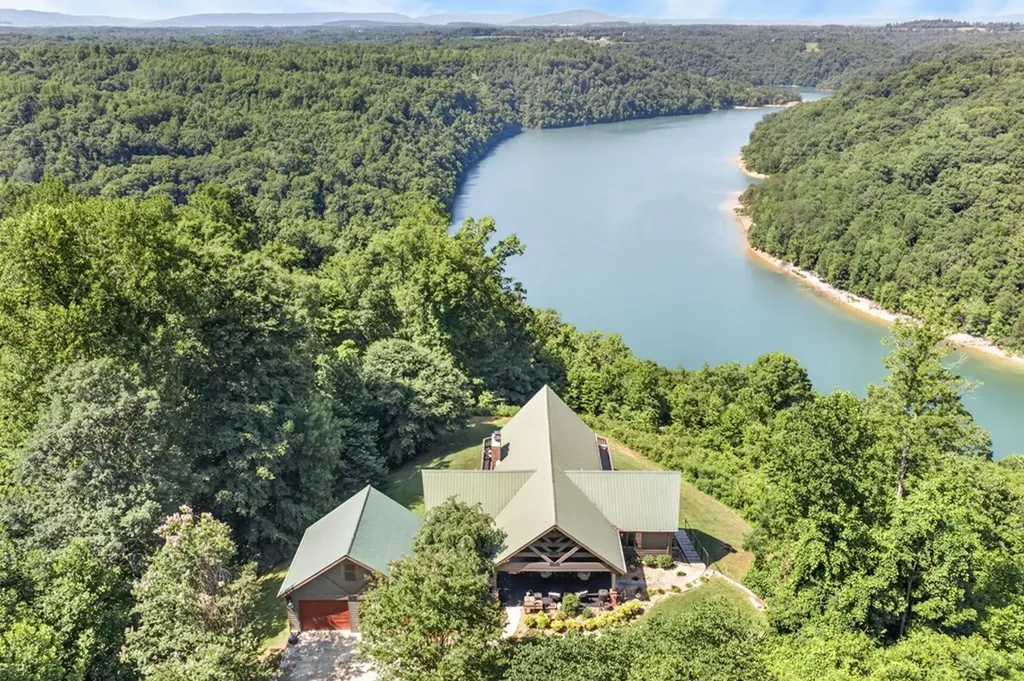 2051 Scenic View Court Byrdstown TN 38549