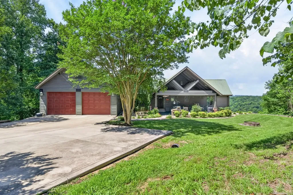 2051 Scenic View Court Byrdstown TN 38549