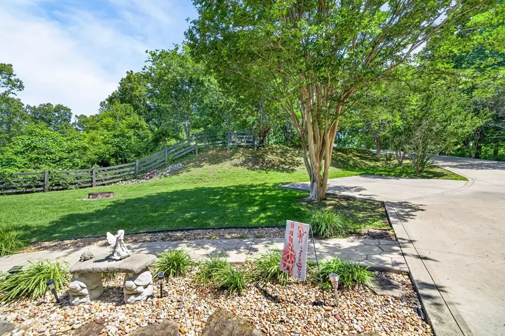 2051 Scenic View Court Byrdstown TN 38549