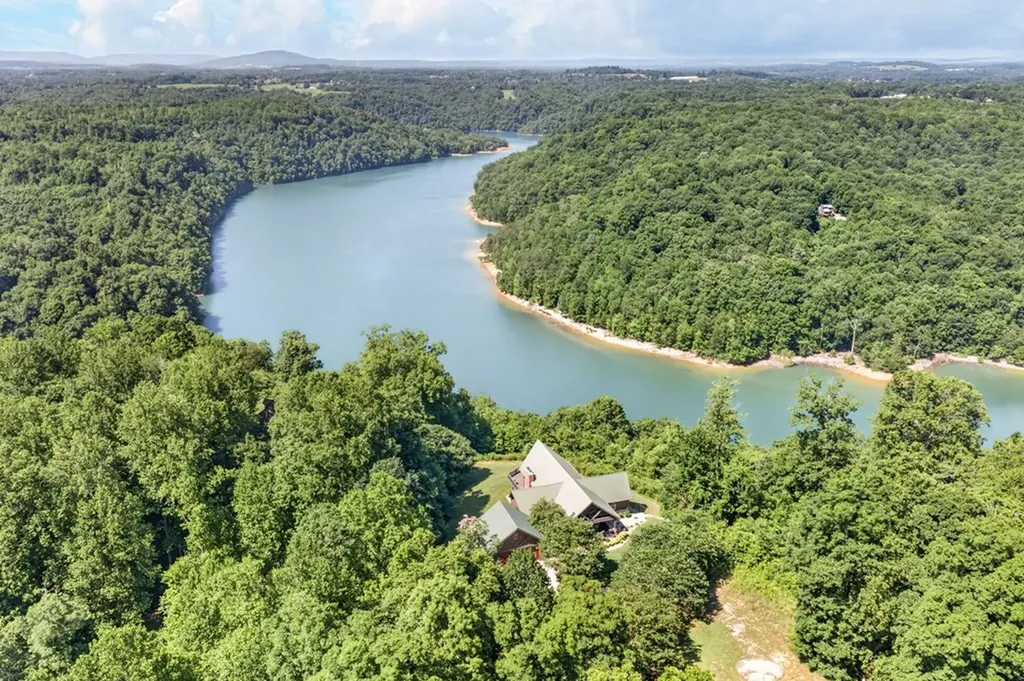 2051 Scenic View Court Byrdstown TN 38549