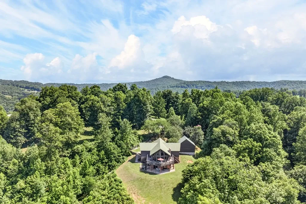 2051 Scenic View Court Byrdstown TN 38549