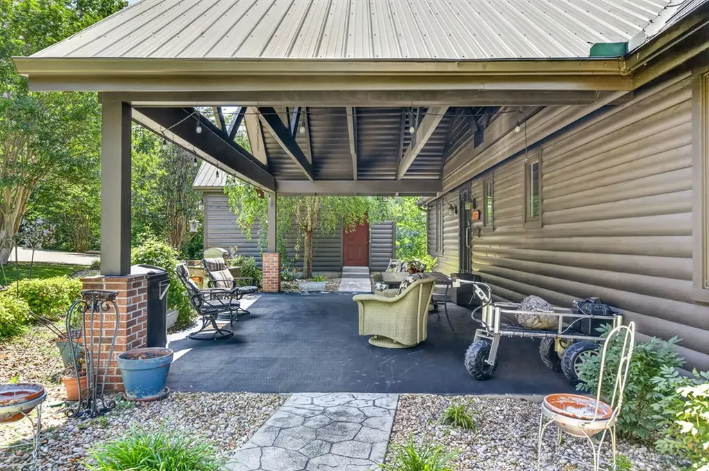 2051 Scenic View Court Byrdstown TN 38549