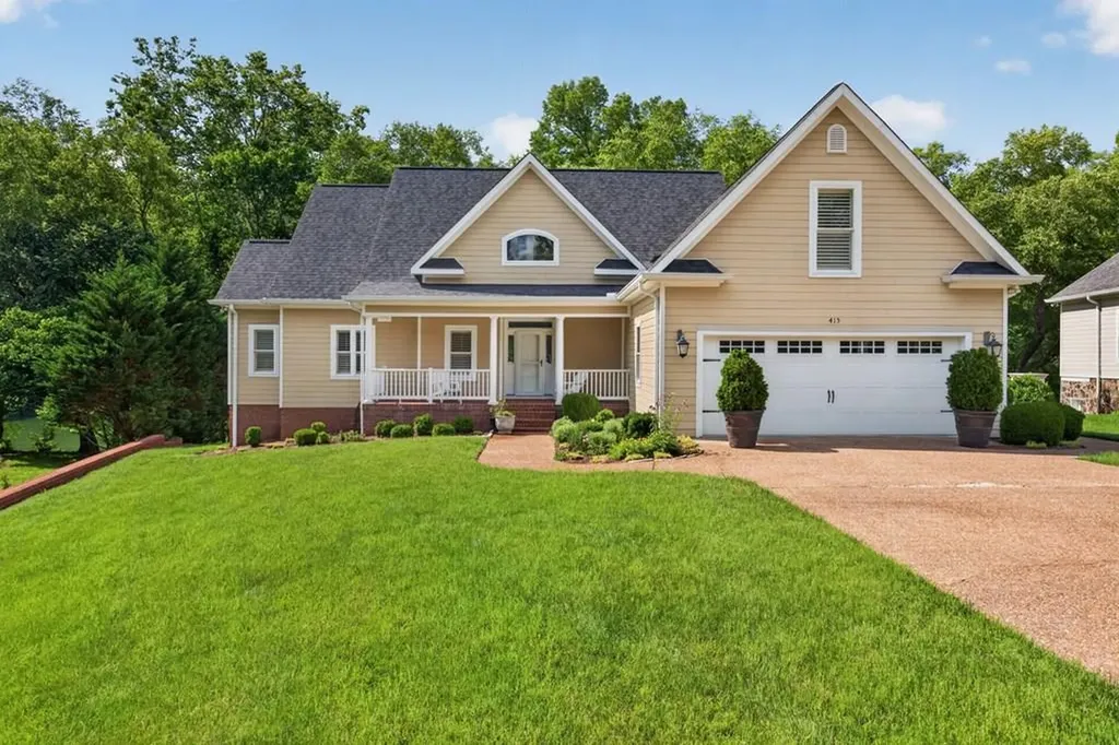 415 River Oaks Drive Sparta TN 38583
