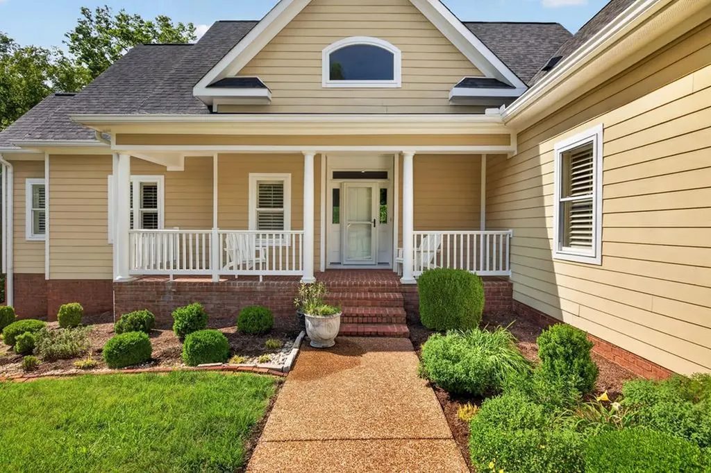 415 River Oaks Drive Sparta TN 38583