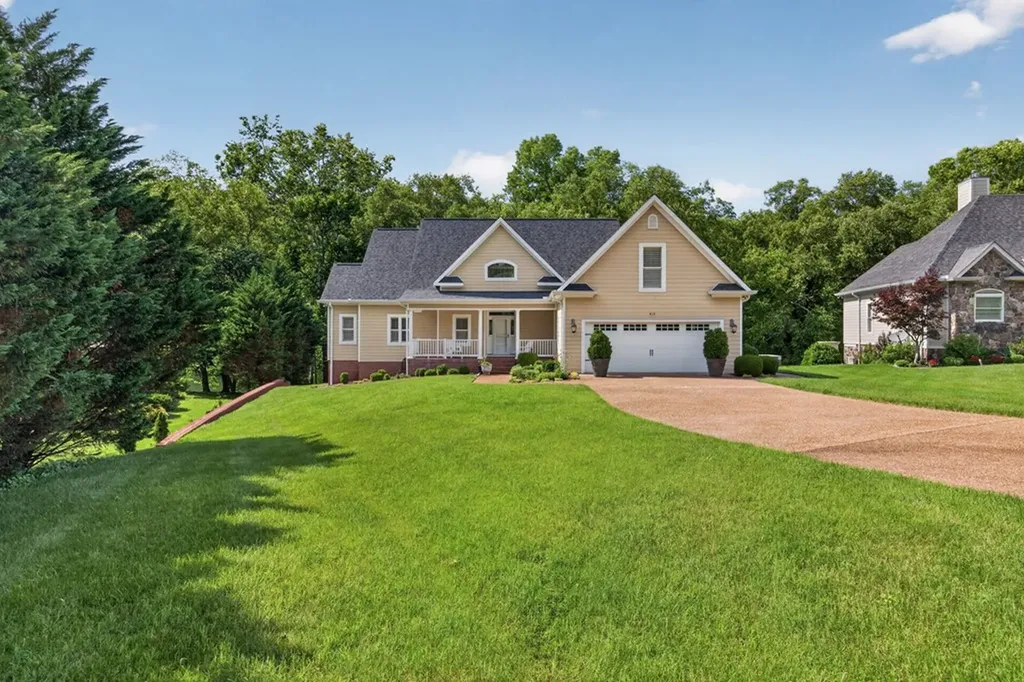 415 River Oaks Drive Sparta TN 38583