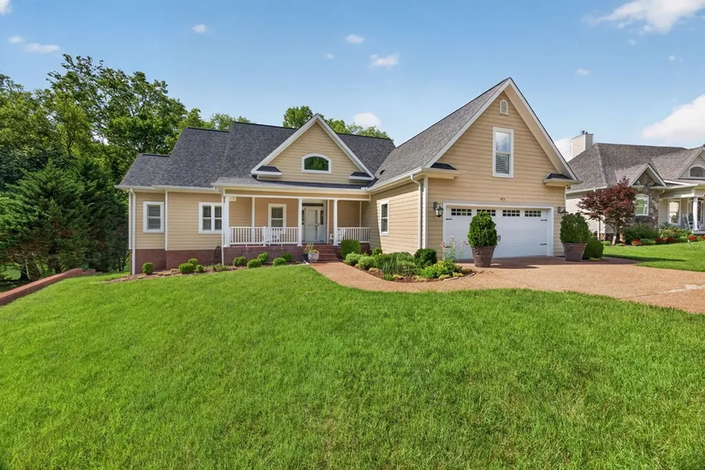 415 River Oaks Drive Sparta TN 38583