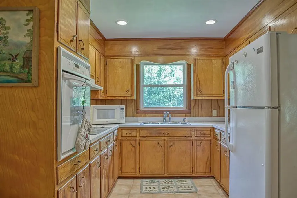 221 Obey Drive Celina TN 38551