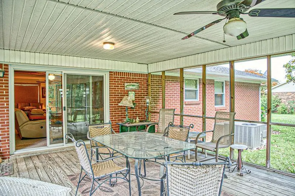221 Obey Drive Celina TN 38551