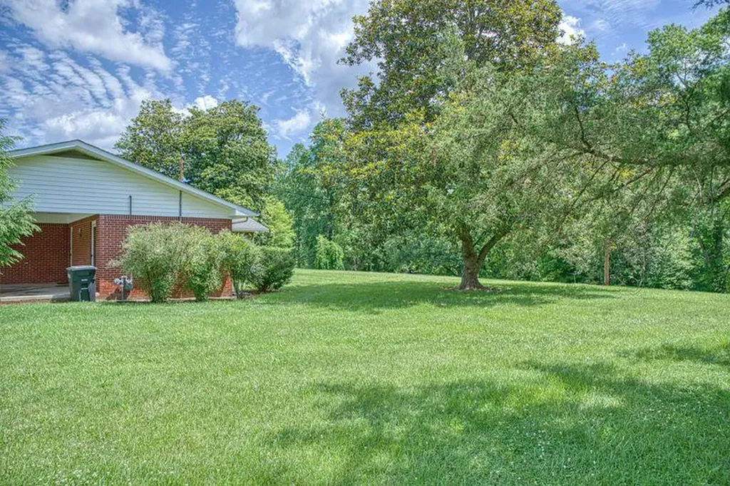 221 Obey Drive Celina TN 38551