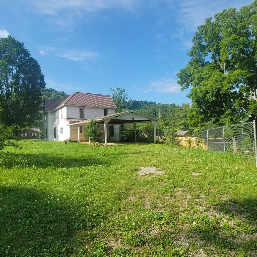 504 Evans Street Livingston TN 38570