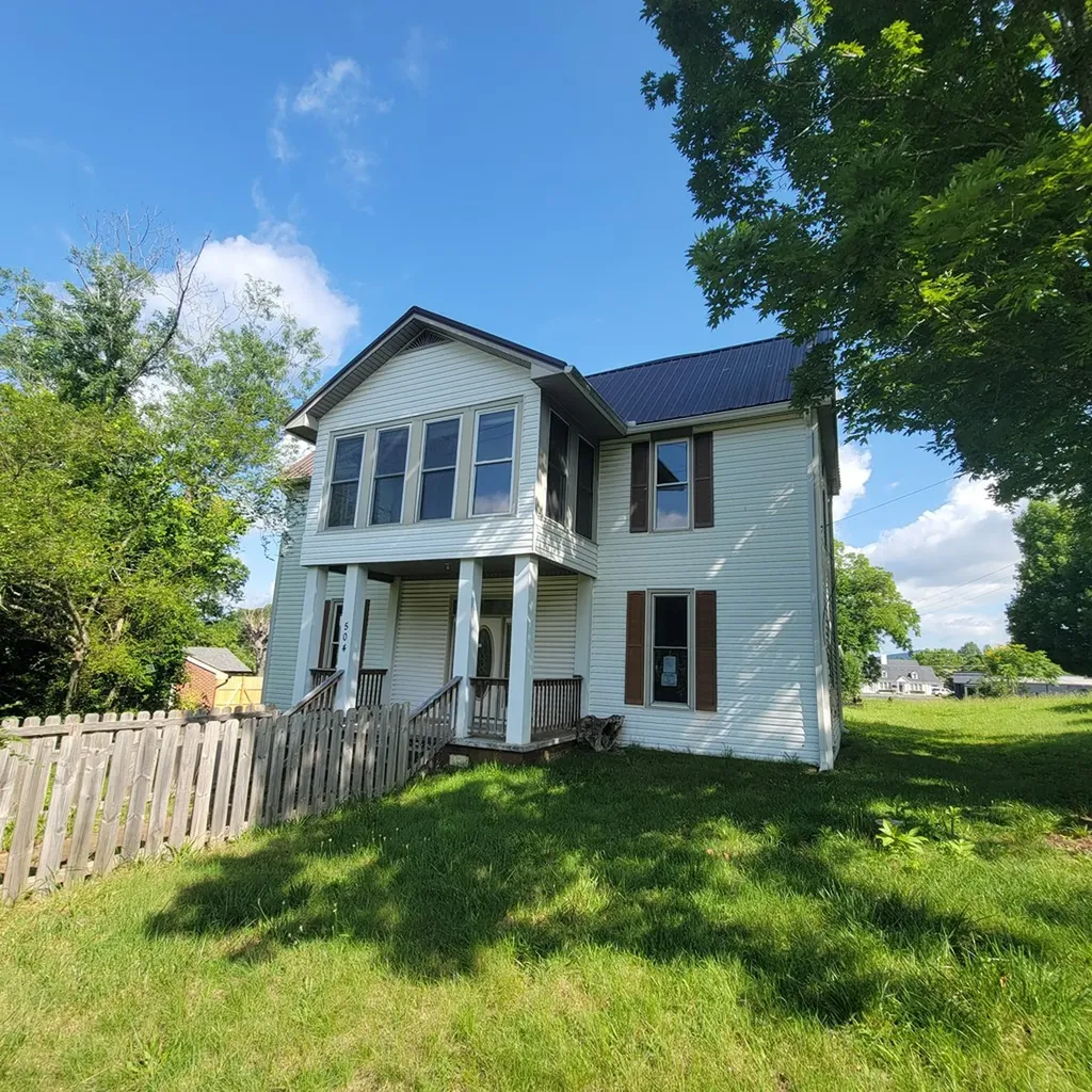 504 Evans Street Livingston TN 38570