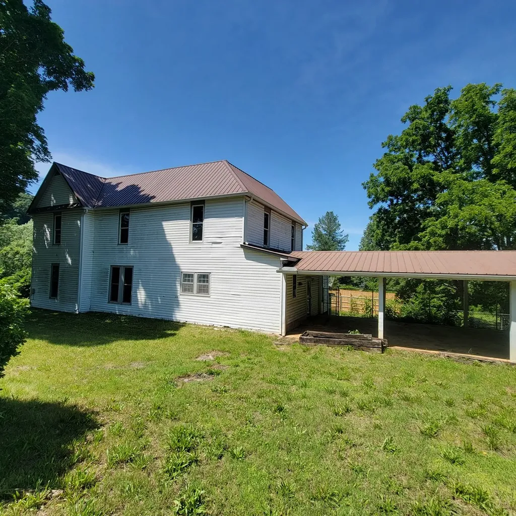 504 Evans Street Livingston TN 38570