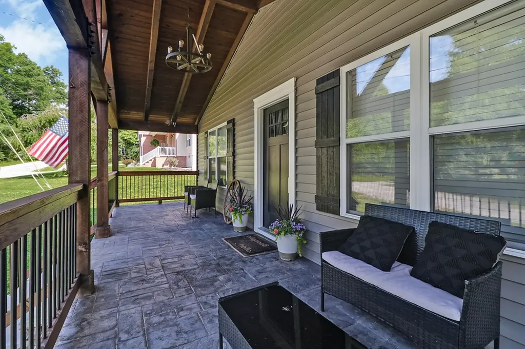1004 Tia Lane Crossville TN 38572