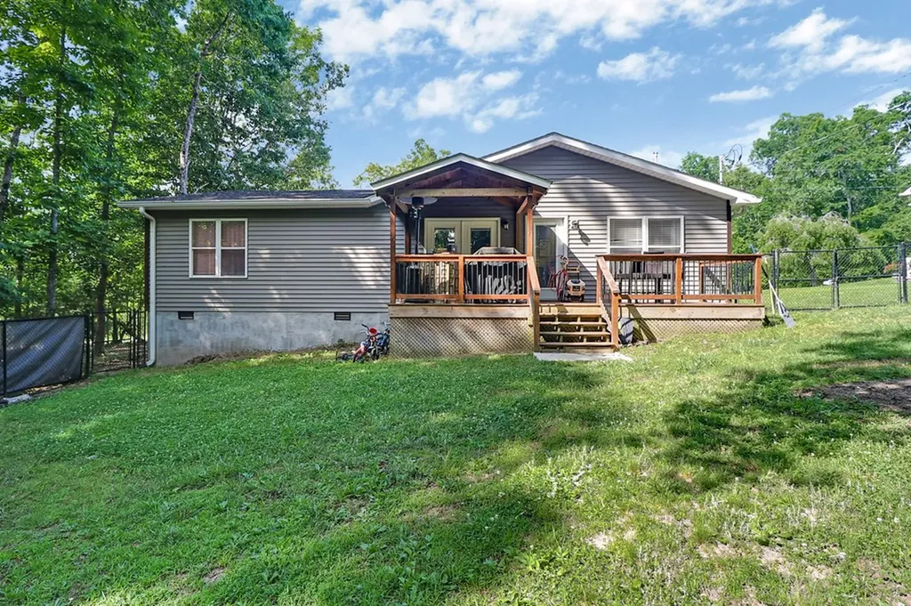 1004 Tia Lane Crossville TN 38572