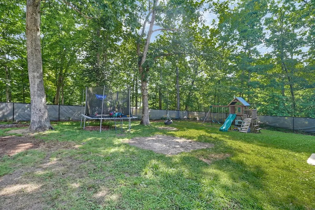 1004 Tia Lane Crossville TN 38572