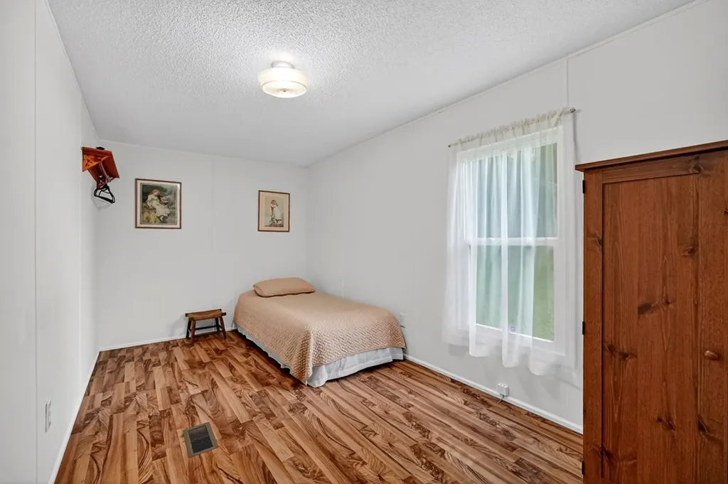 278 Aaron Pennington Lane Celina TN 38551