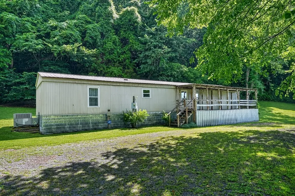 278 Aaron Pennington Lane Celina TN 38551