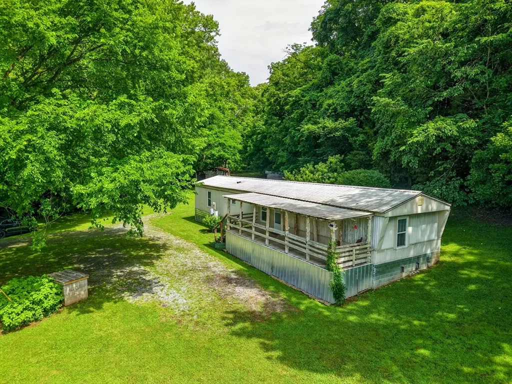 278 Aaron Pennington Lane Celina TN 38551