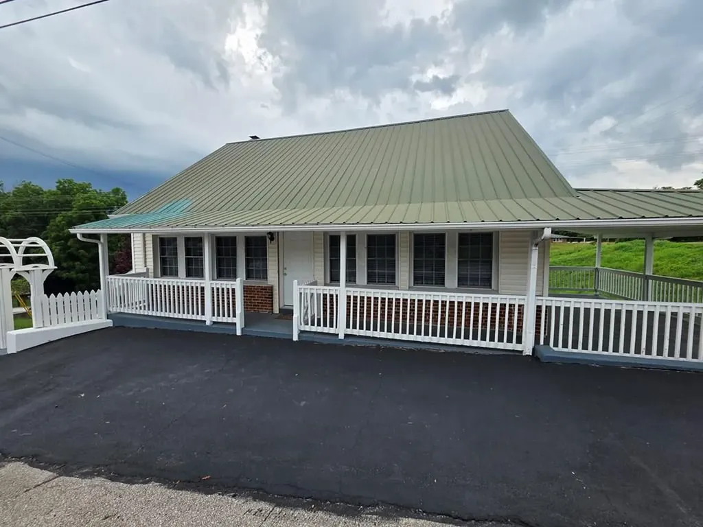 7576 Clay County Highway Moss TN 38575