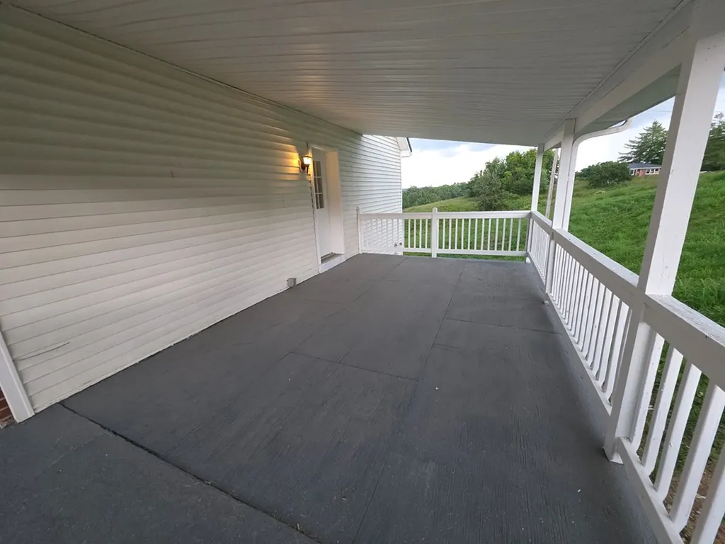 7576 Clay County Highway Moss TN 38575