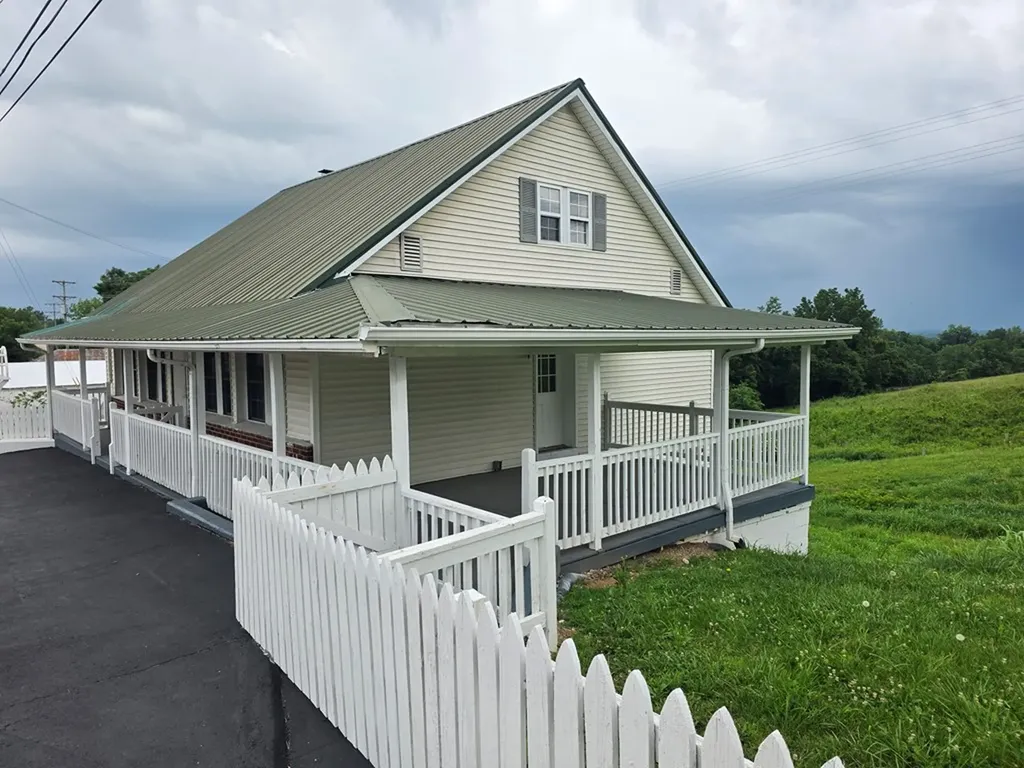 7576 Clay County Highway Moss TN 38575