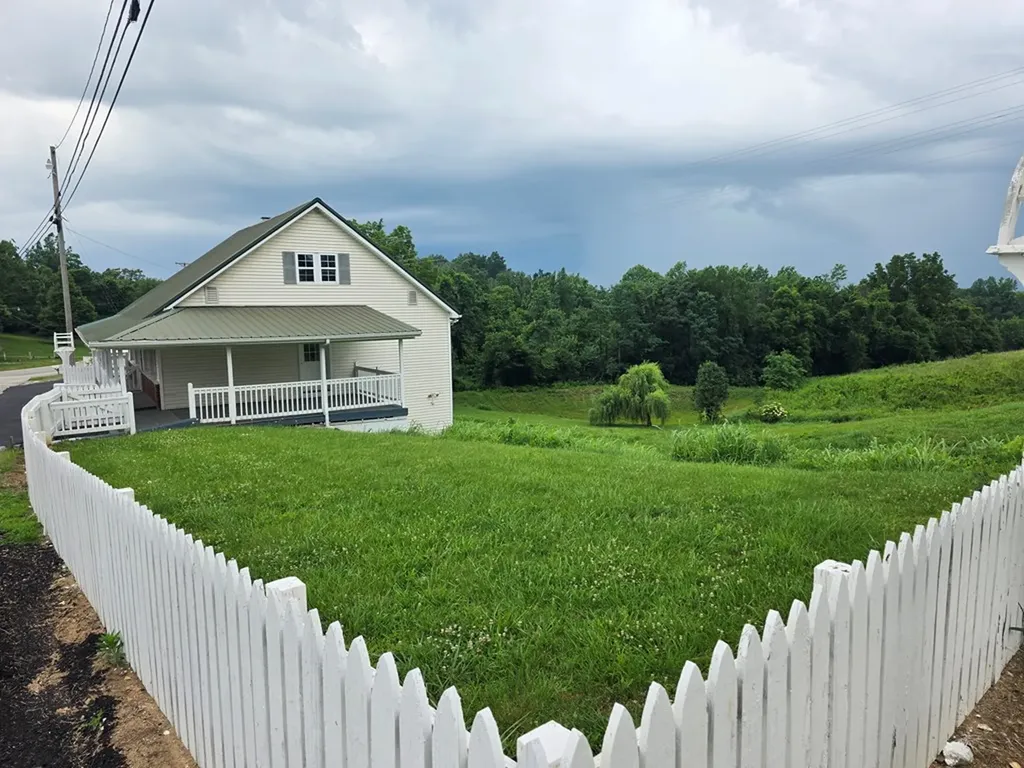 7576 Clay County Highway Moss TN 38575