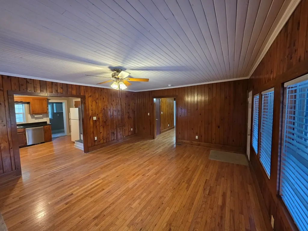 7576 Clay County Highway Moss TN 38575