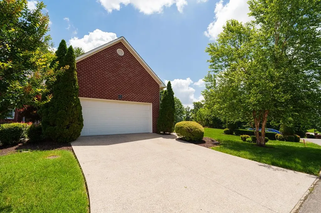 712 Maple Point Drive Cookeville TN 38501-7002