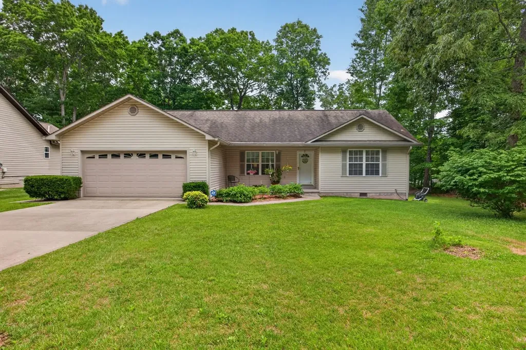 4024 Chica Road Crossville TN 38572